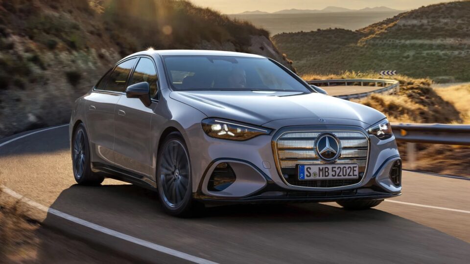 Noul Mercedes-Benz Clasa C electric 2026: Autonomie de 762 km și tehnologie de top pentru a detrona Tesla