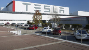 Producția optimizată din Gigafactory a fost unul dintre factorii cheie ai revenirii Tesla în top