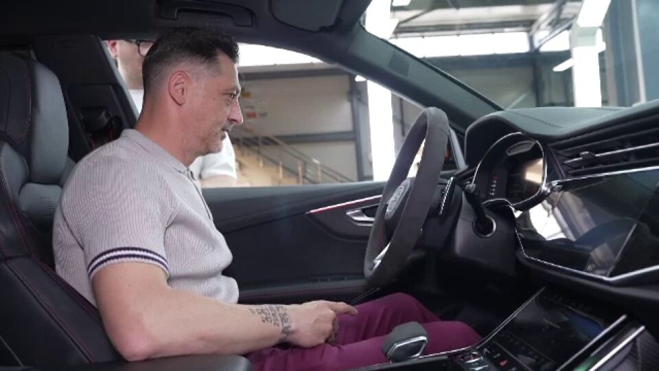 Mirel Rădoi, surprins cu un nou bolid de peste 300.000 de euro: ce mașină spectaculoasă și-a cumpărat fostul internațional